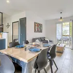 3 Bedroom Awesome In Holiday home