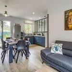 3 Bedroom Awesome In La Tremblade