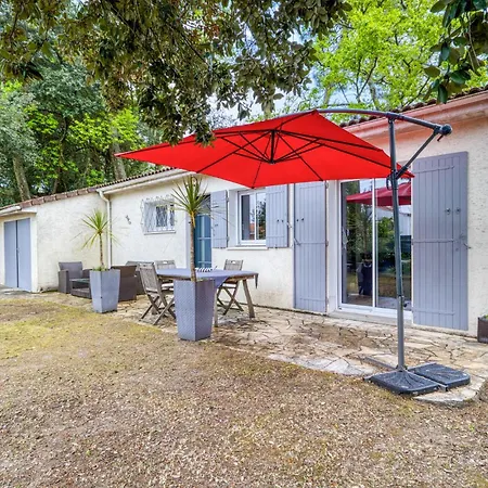 別荘 3 Bedroom Cozy In